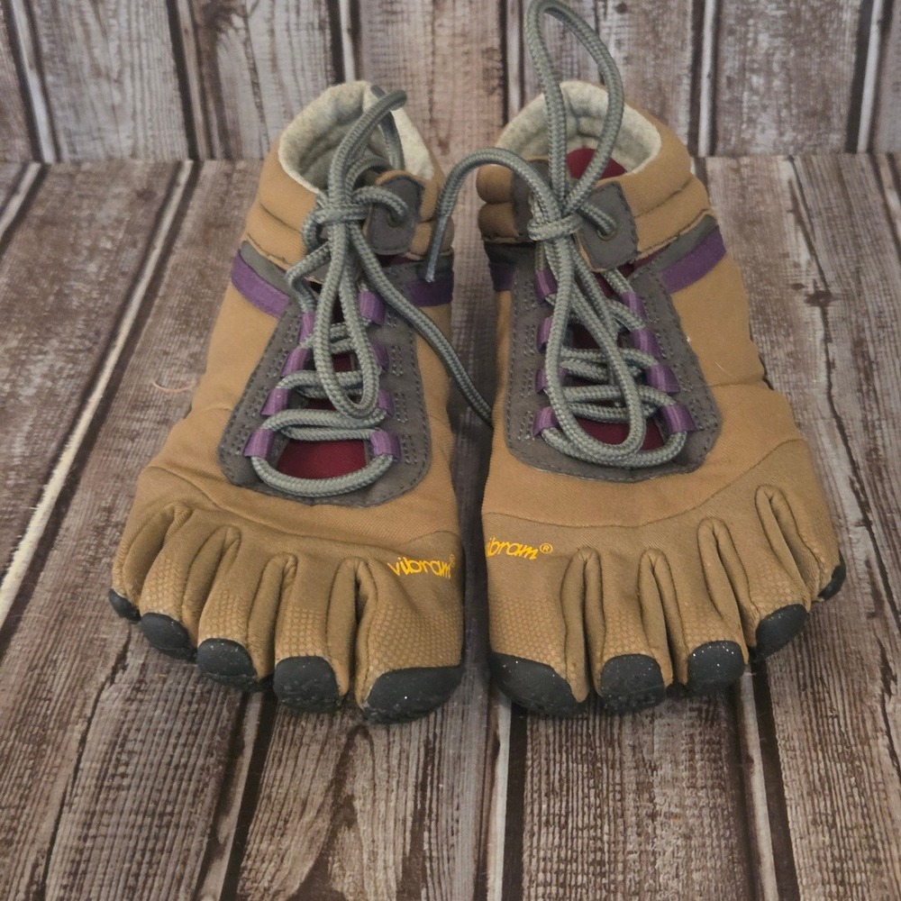 Vibram FiveFingers Women’s Brown Toe-Separator Athletic Shoes